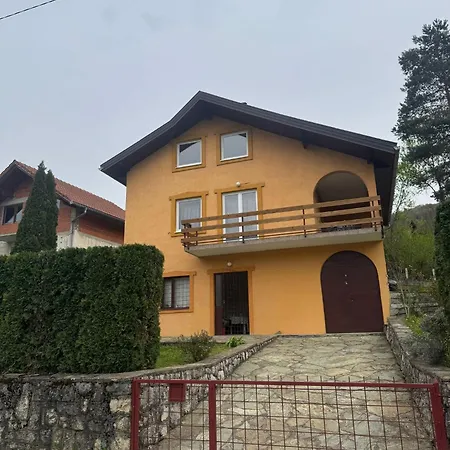 بيت للعطل House Ceric